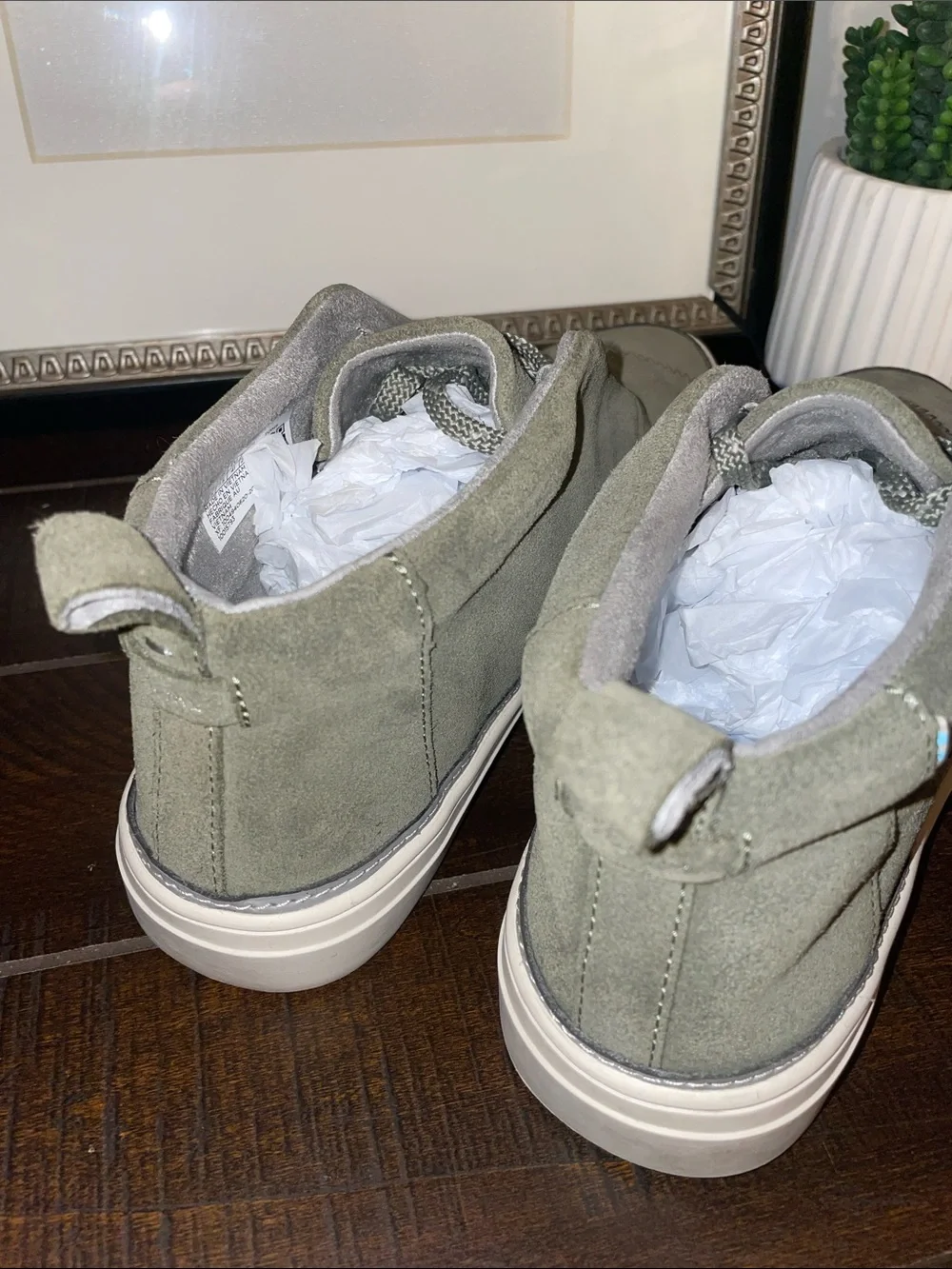 Toms Riley Trainers Olive Green Suede Low-Top Women’s Sneakers Size 9.5